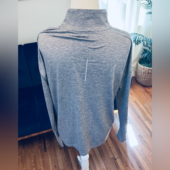 NIKE DRIFIT Running Long Sleeve Tshirt Athletic Shirt - Picture 10 of 13